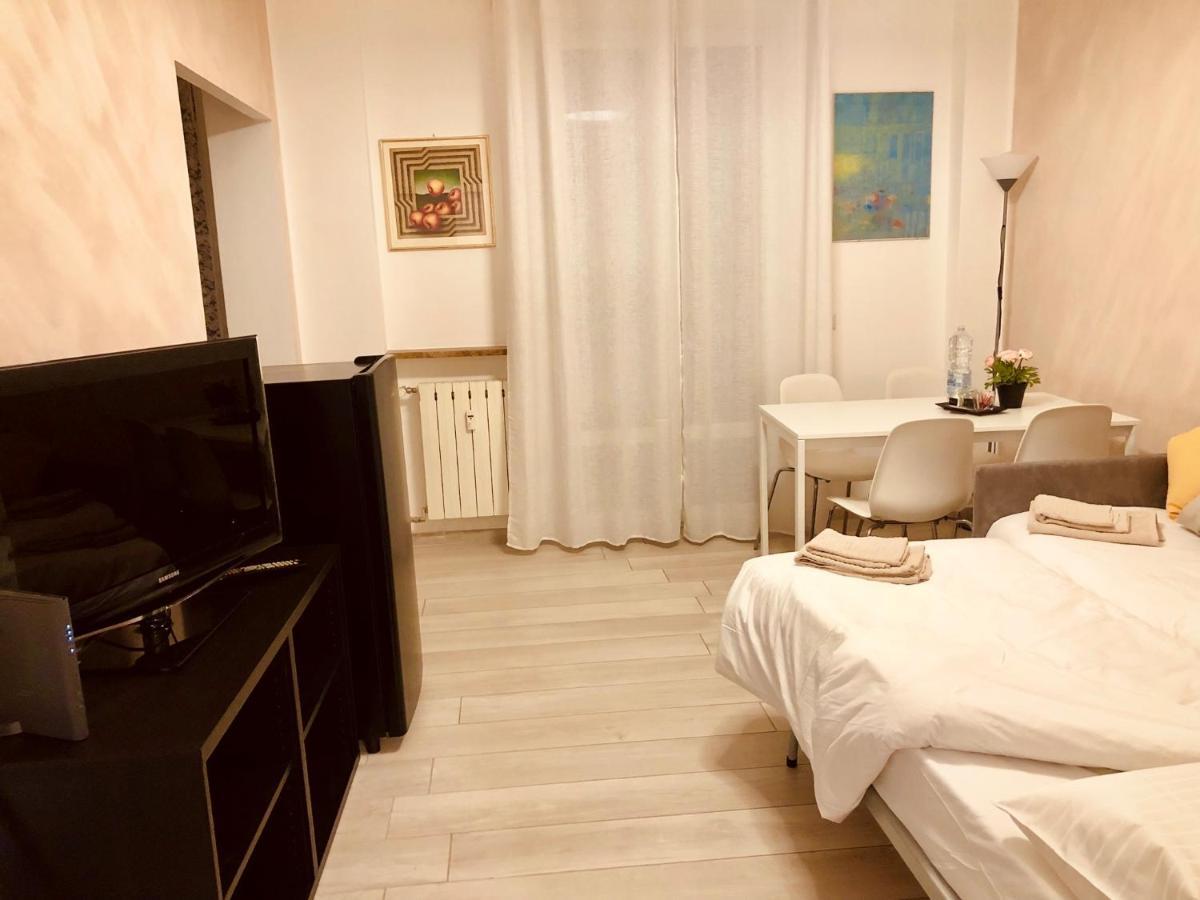 Lovely 2 Room Apartment With Small Garden Milano Eksteriør billede