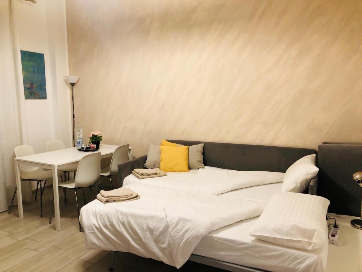 Lovely 2 Room Apartment With Small Garden Milano Eksteriør billede