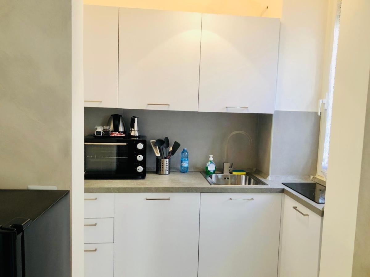 Lovely 2 Room Apartment With Small Garden Milano Eksteriør billede