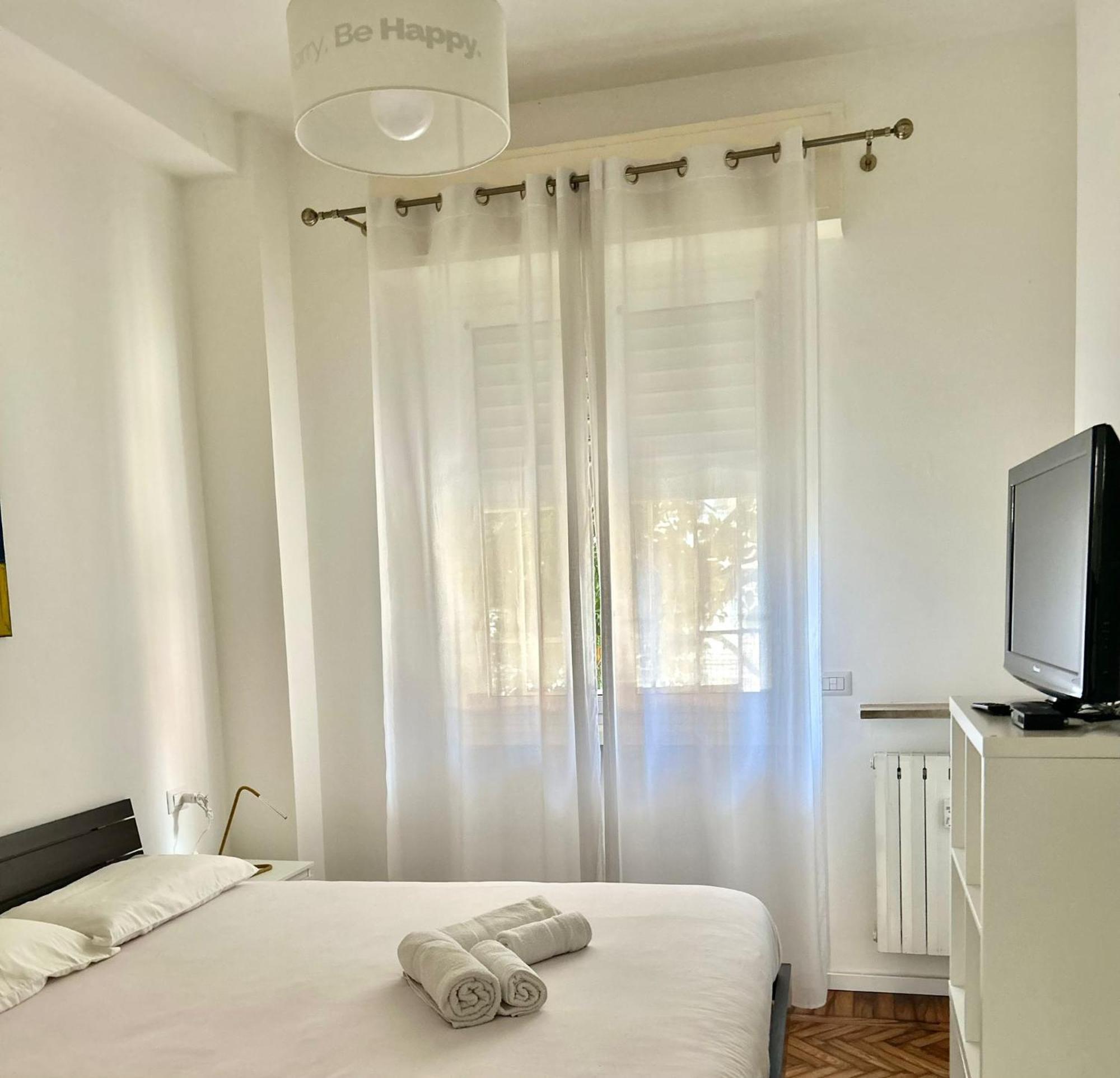 Lovely 2 Room Apartment With Small Garden Milano Eksteriør billede