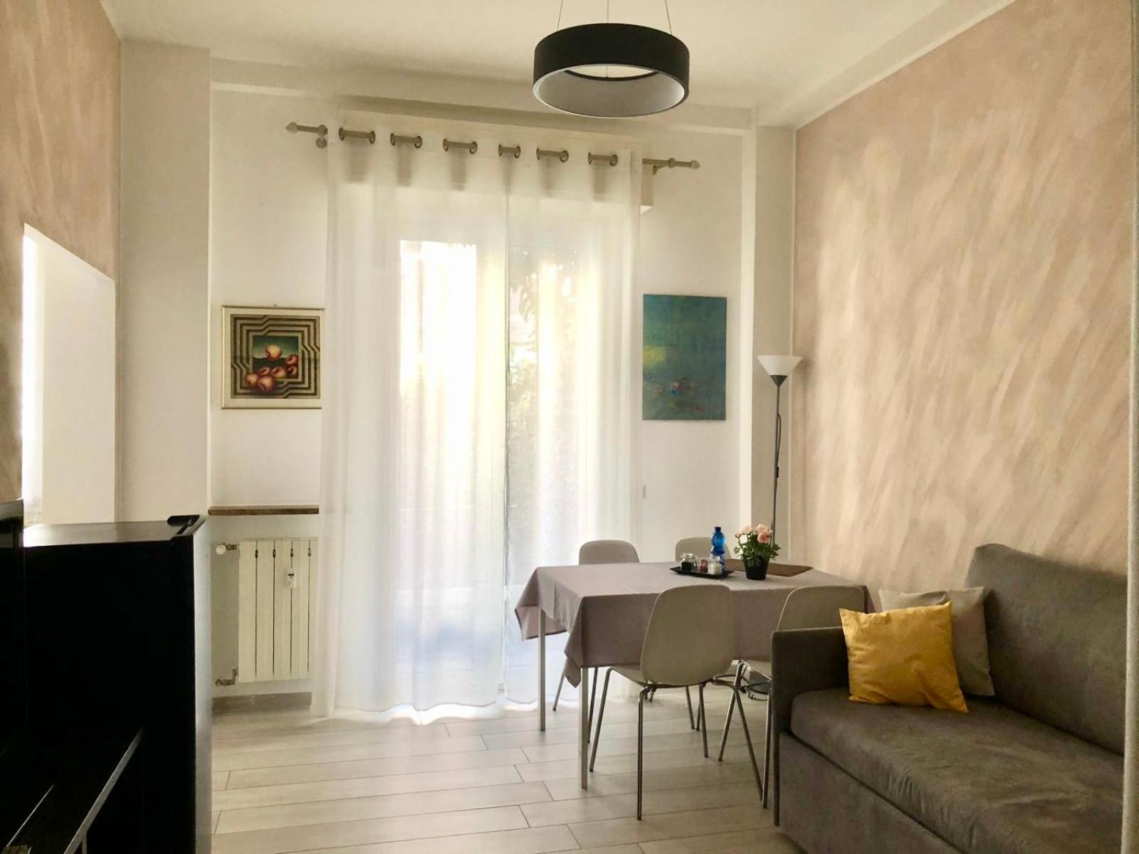 Lovely 2 Room Apartment With Small Garden Milano Eksteriør billede