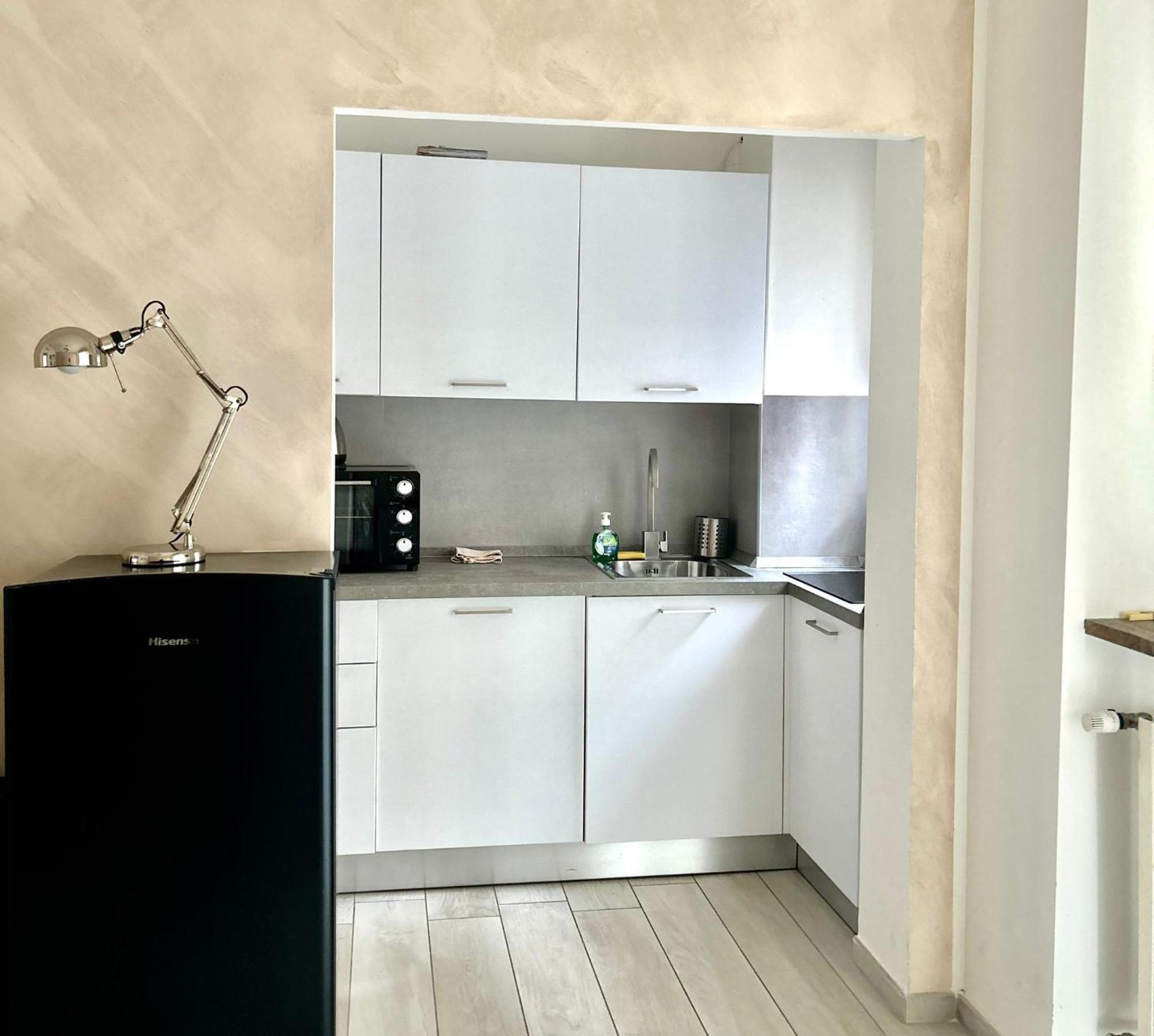 Lovely 2 Room Apartment With Small Garden Milano Eksteriør billede