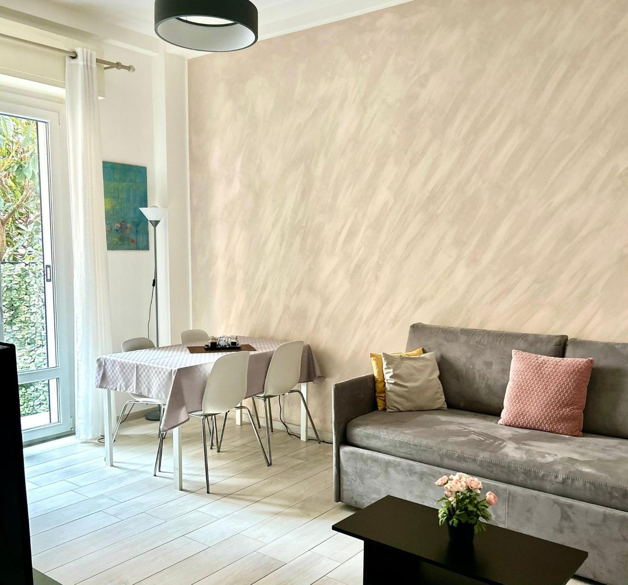 Lovely 2 Room Apartment With Small Garden Milano Eksteriør billede
