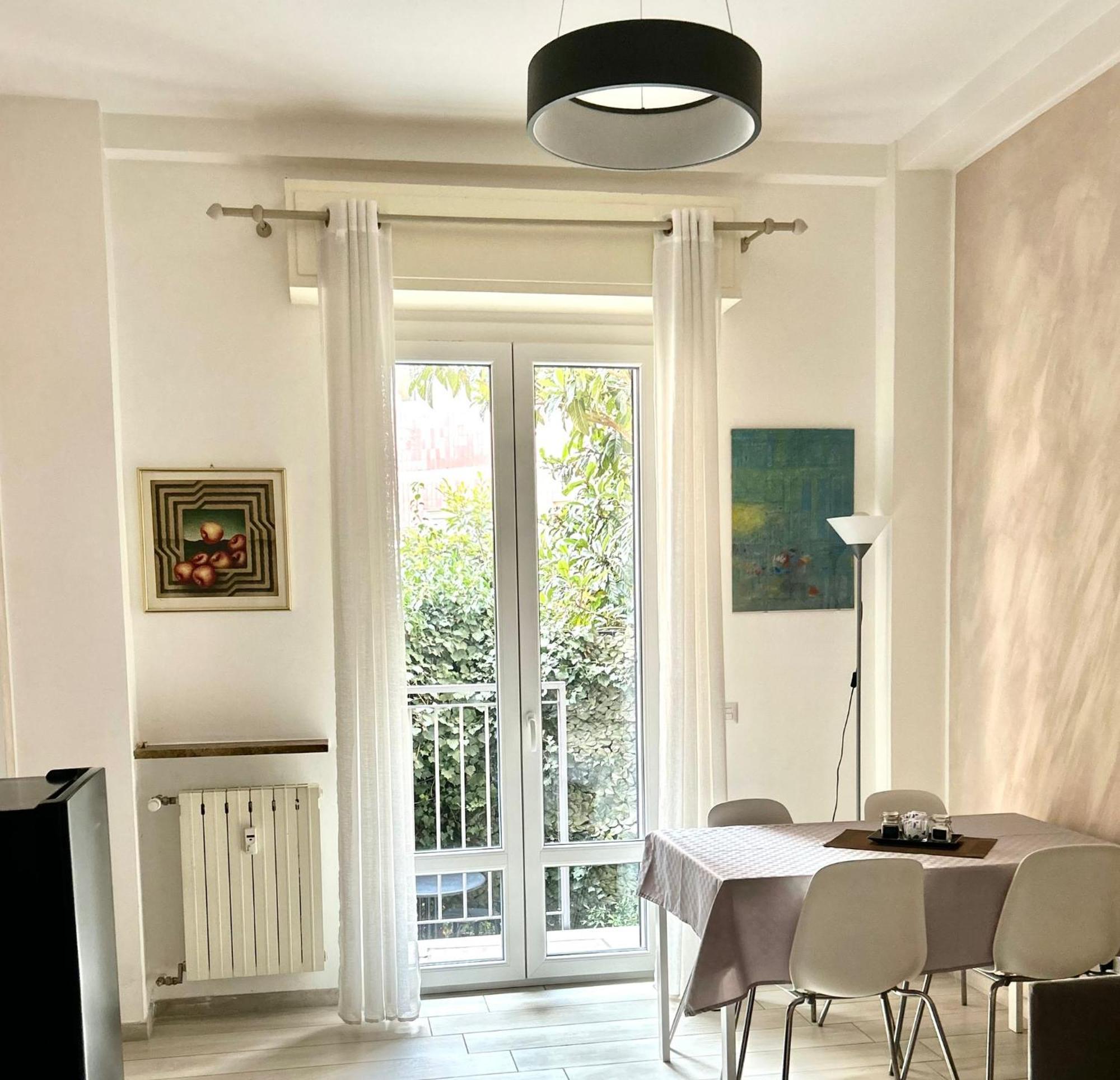 Lovely 2 Room Apartment With Small Garden Milano Eksteriør billede